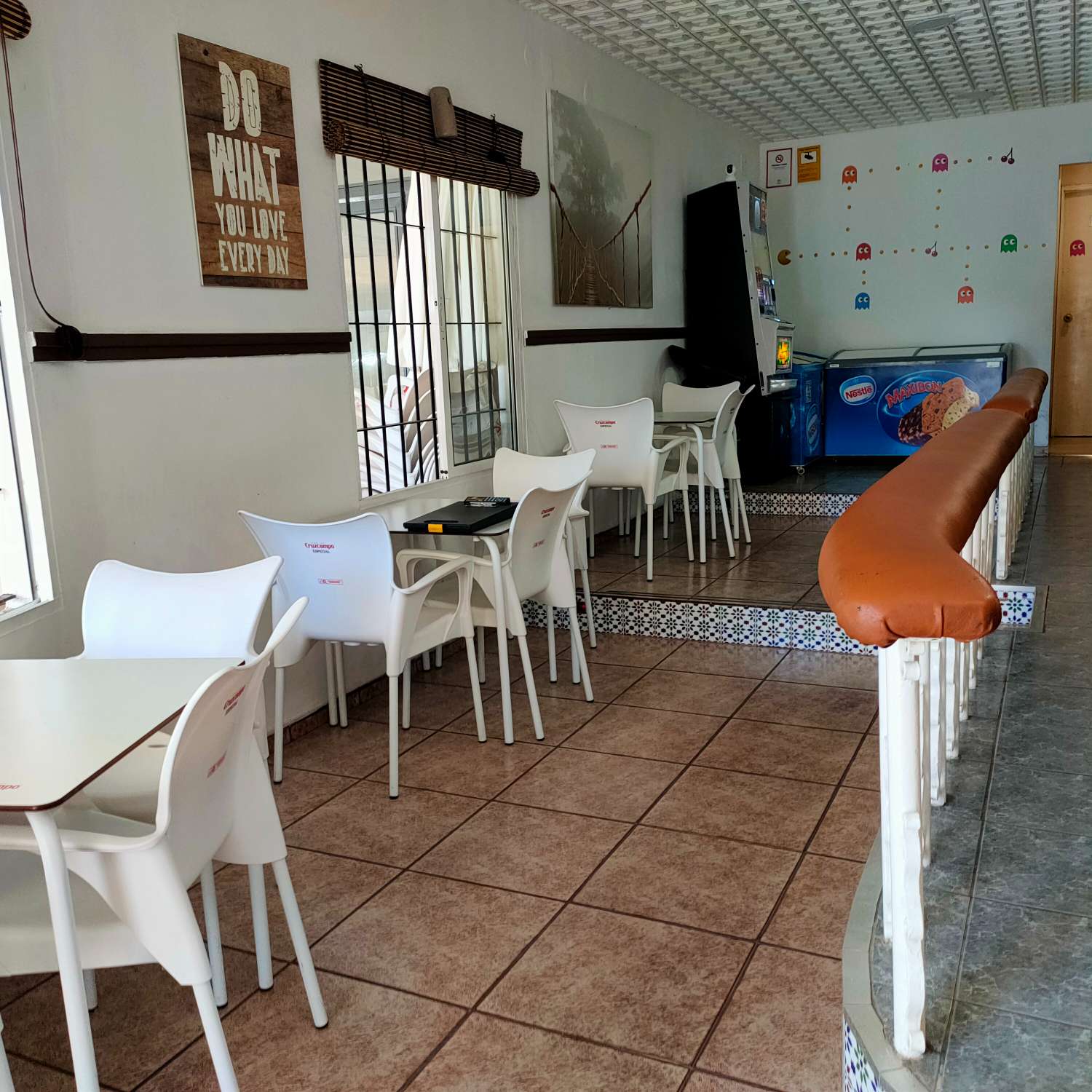 Cafe Bar myytävänä Torremolinosissa - Matala vuokra - 300 metrin päässä Kohteesta Playa La Carihuela Torremolinos
