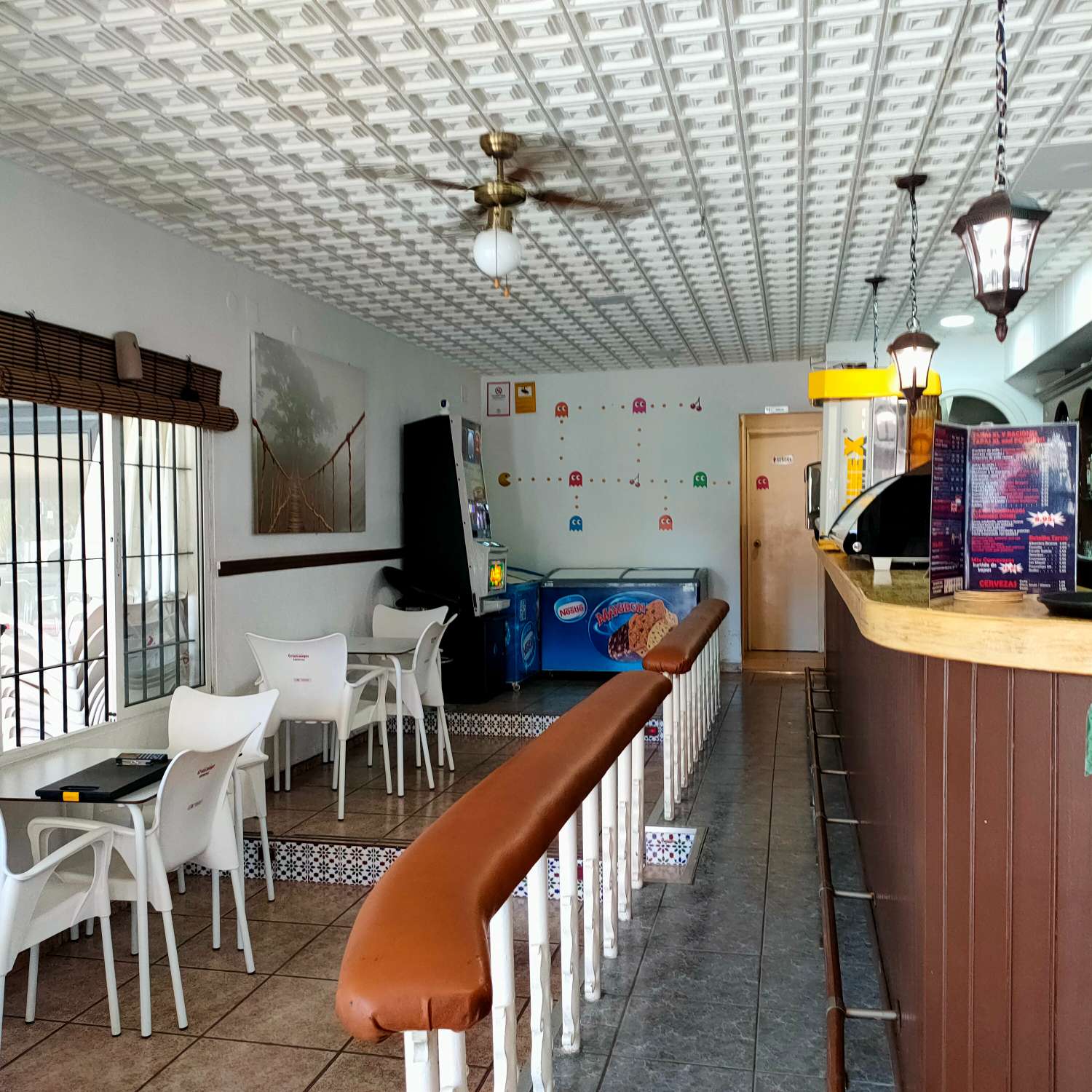 Кафе-бар на продажу в Торремолиносе - Низкая аренда - 300 метров от Плайя Ла Кариуэла Торремолинос