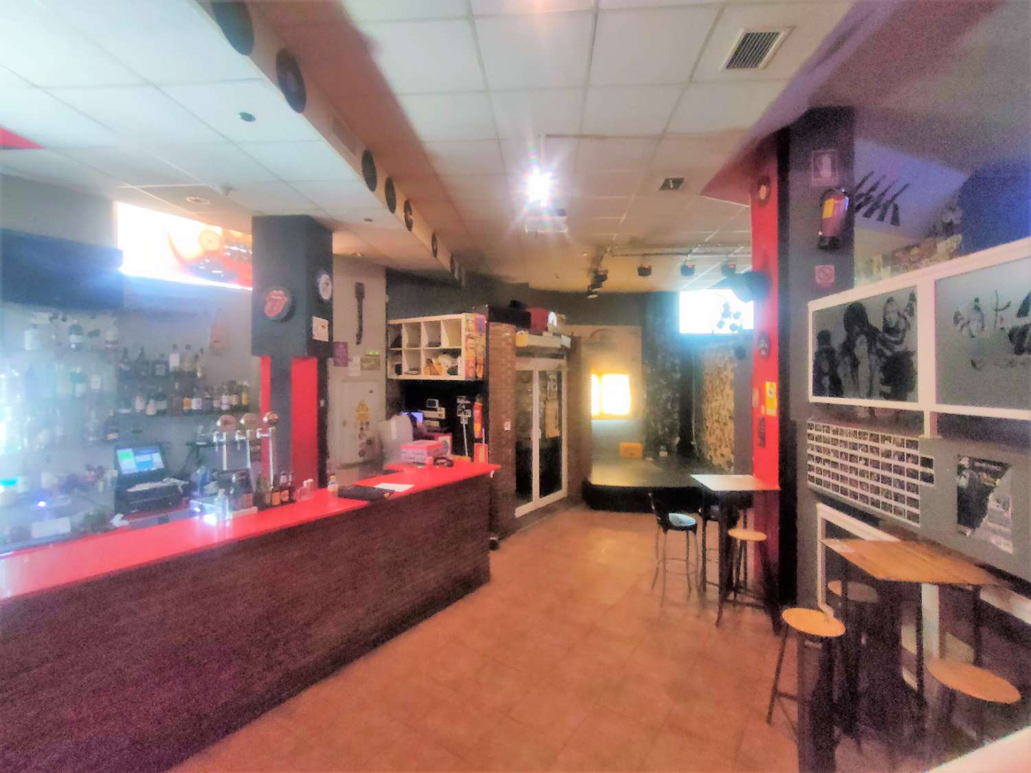 Pub Bar con musica IN VENDITA a Benalmadena Costa del Sol - MUSICA DAL VIVO