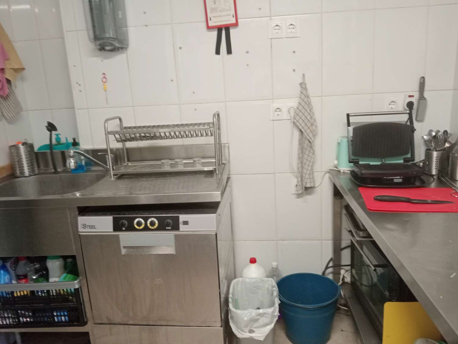 Traspaso Cafe Bar en Benalmadena - Cocina y Terraza soleada