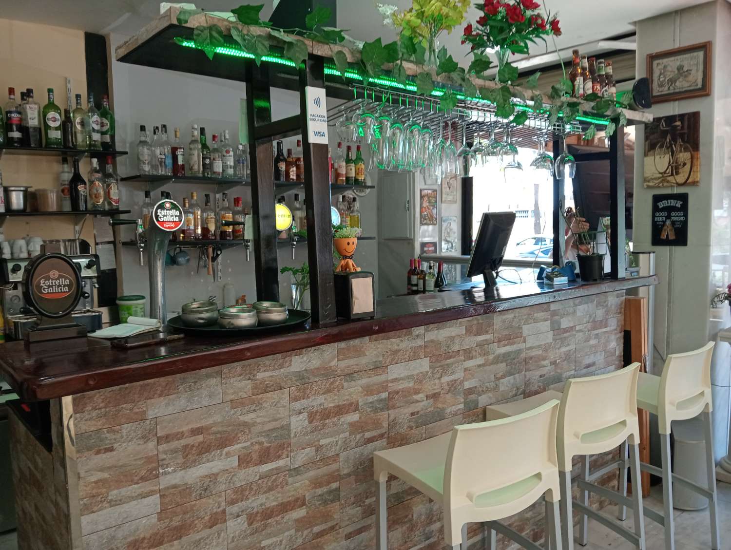 Cafe Bar in Vendita a Benalmadena Costa - Basso Affitto
