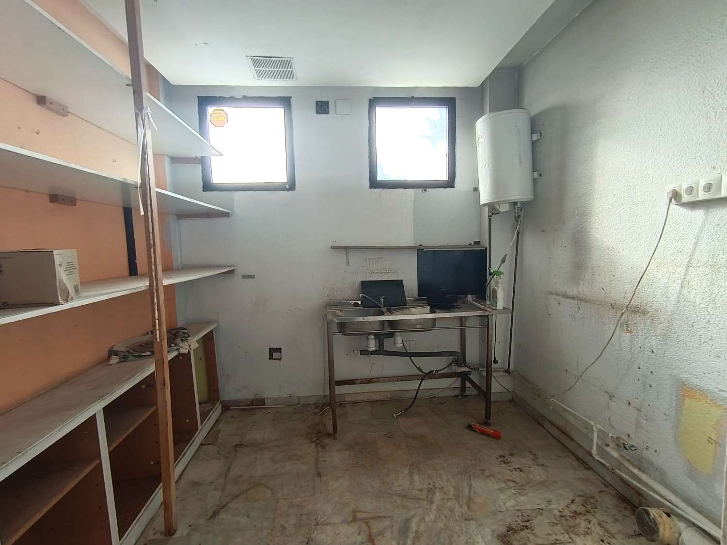 Alquiler Local Comercial en Benalmadena - Plaza Bonanza -