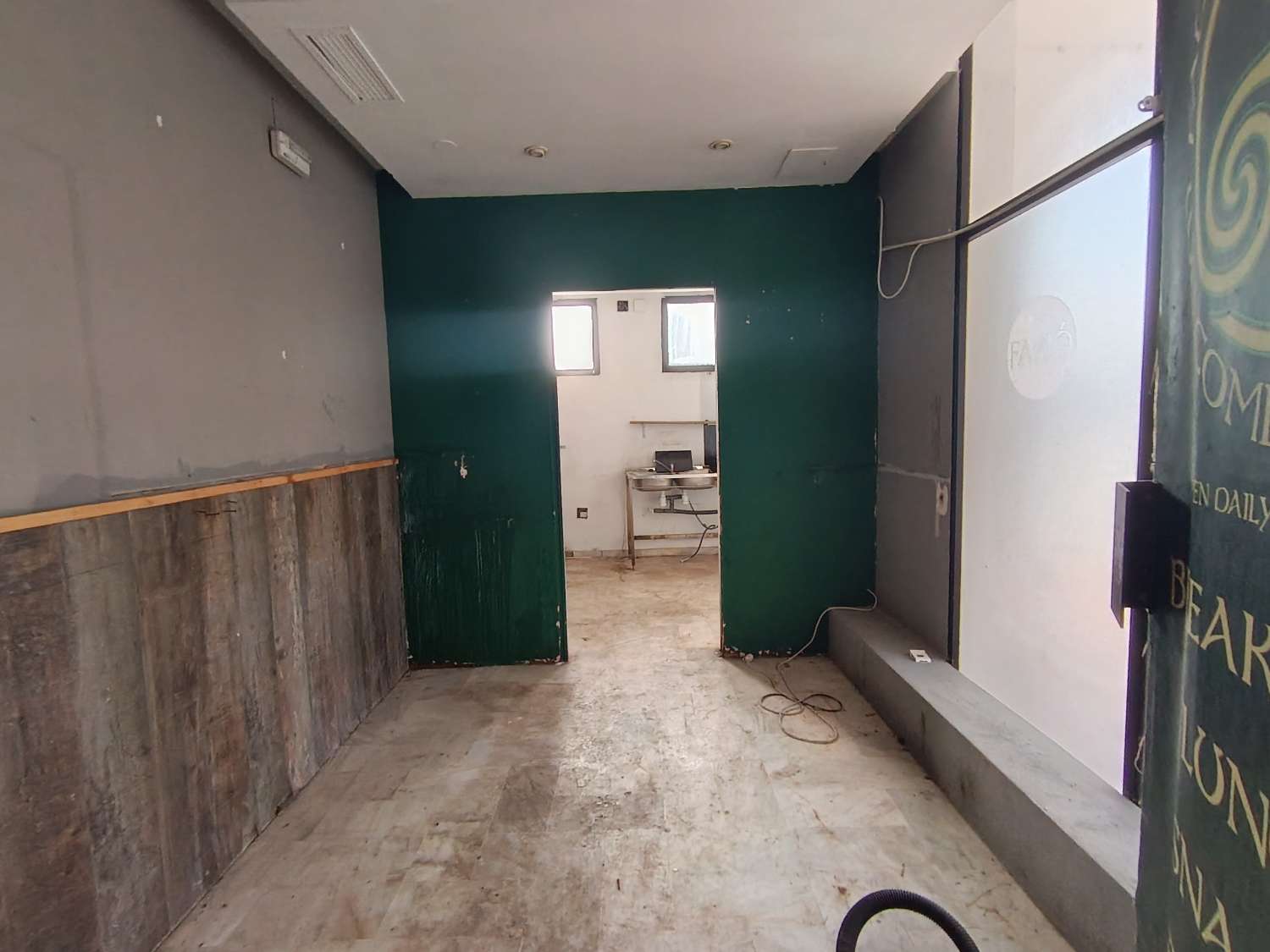 Alquiler Local Comercial en Benalmadena - Plaza Bonanza -