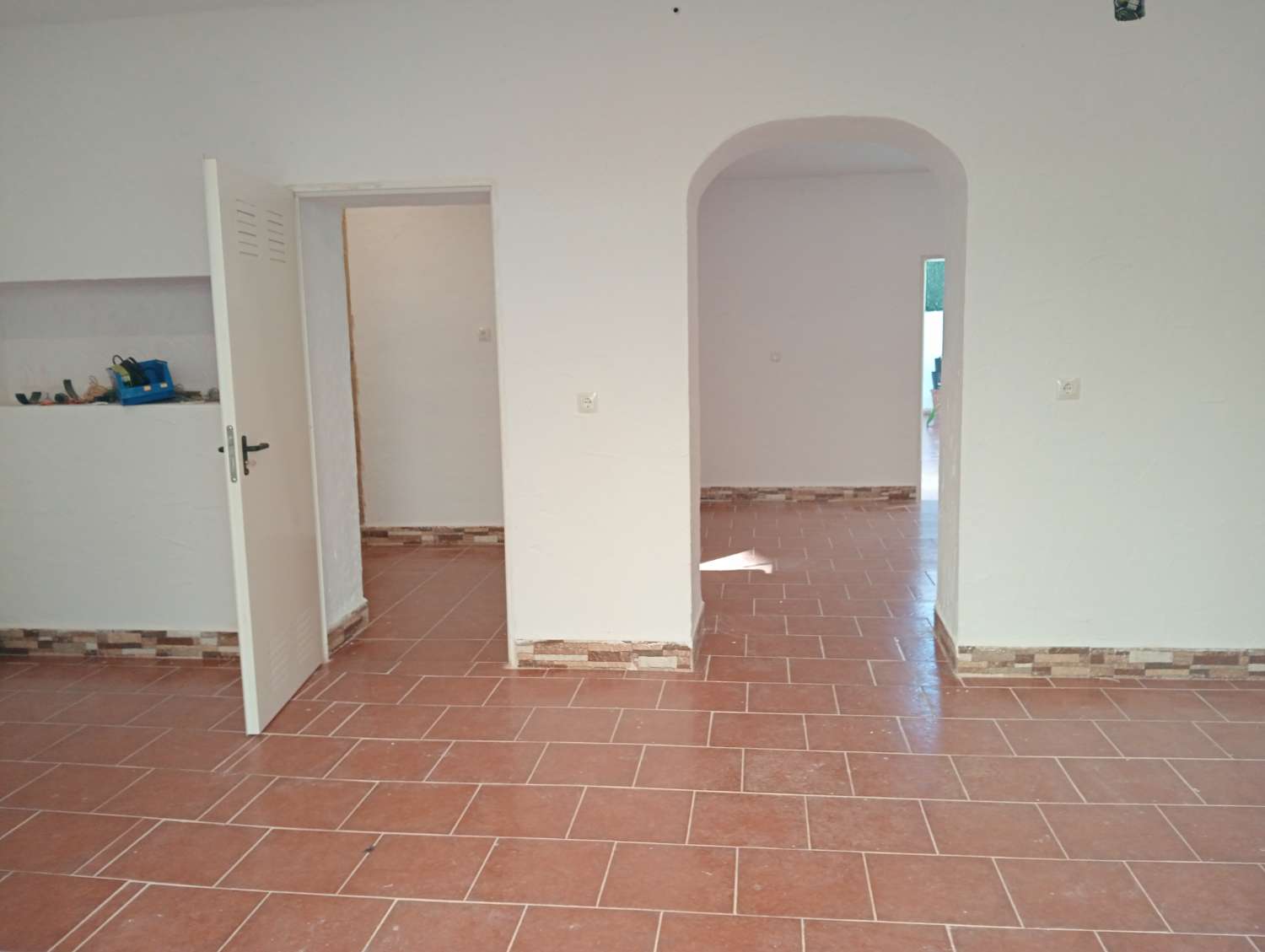 Venta Local Comercial en Benalmadena + 2 apartamentos