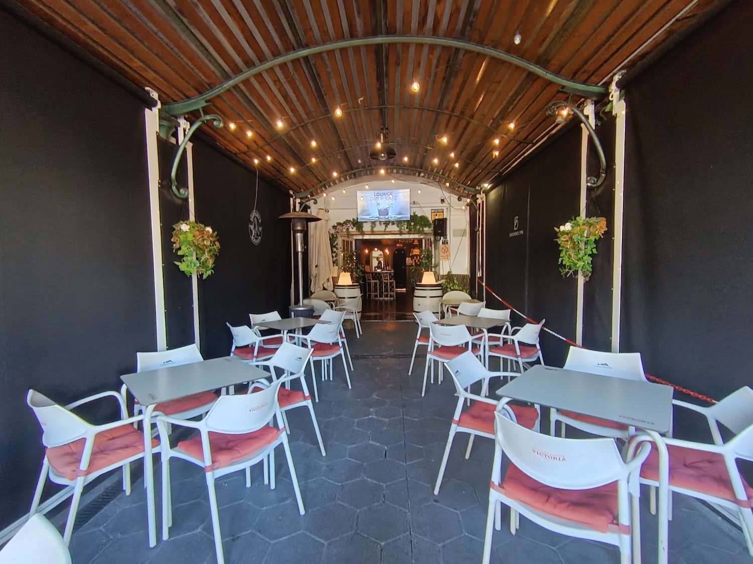 Traspaso Cafeteria & Bar de Copas en Benamadena