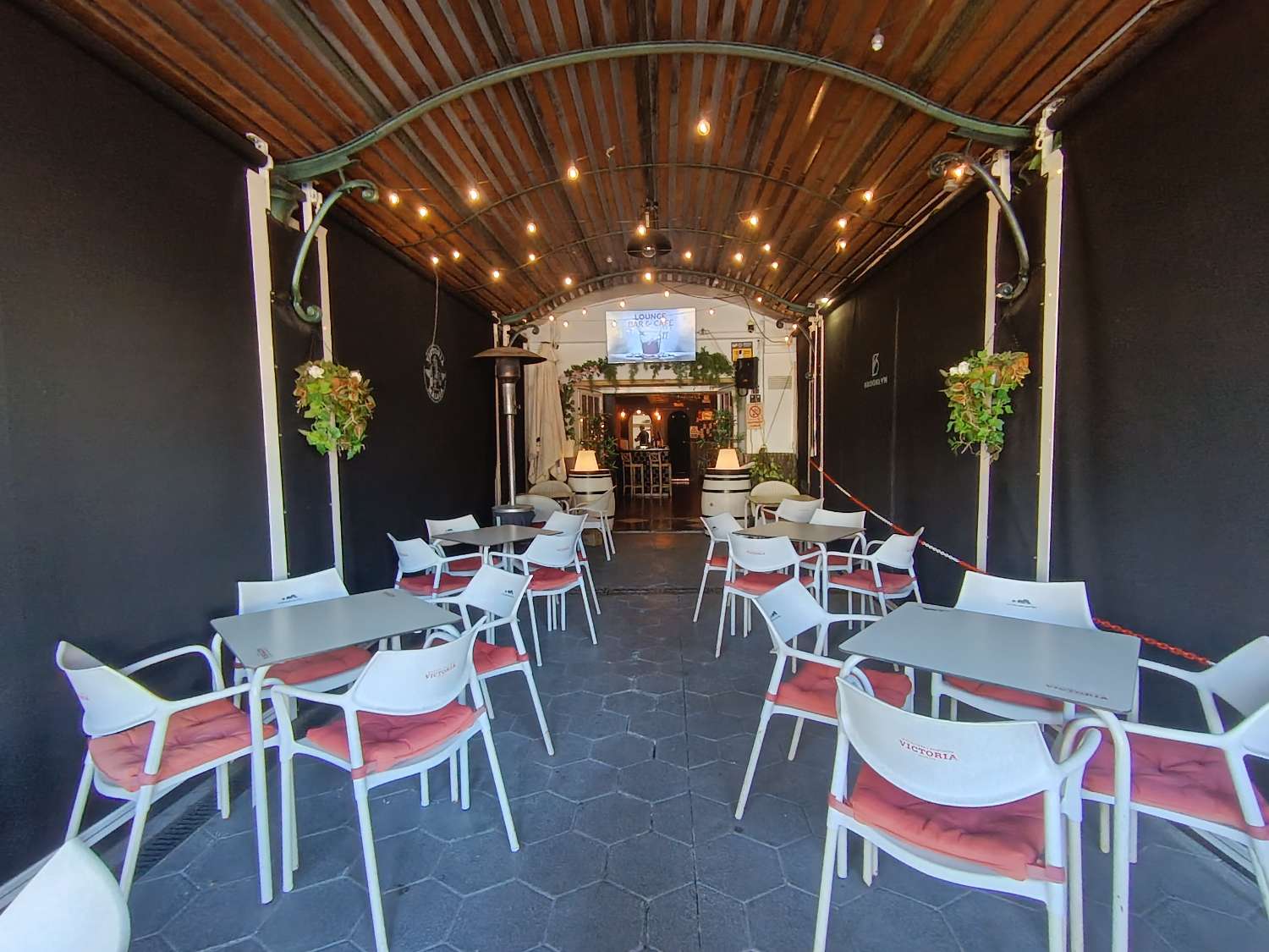Traspaso Cafeteria & Bar de Copas en Benamadena