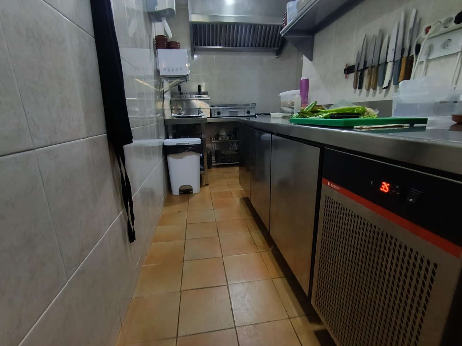 Traspaso Bar con Cocina en Benalmádena - Gran terraza 20 mesas