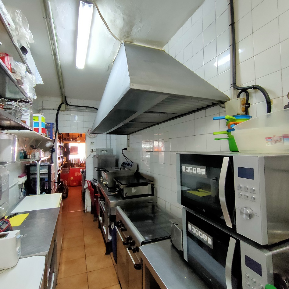 Traspaso Bar Bistró Pizzería en Benalmádena Costa del Sol - a 50 metros de la playa