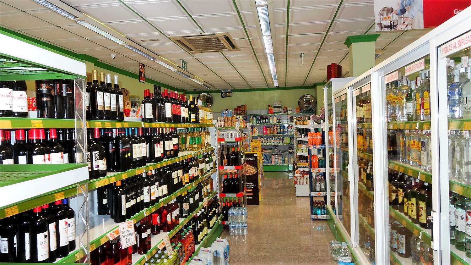 Bedrijfsvastgoed te koop :Supermarket & Grill chickens - Afhaalmaaltijden - Benalmadena Costa del Sol - Spanje