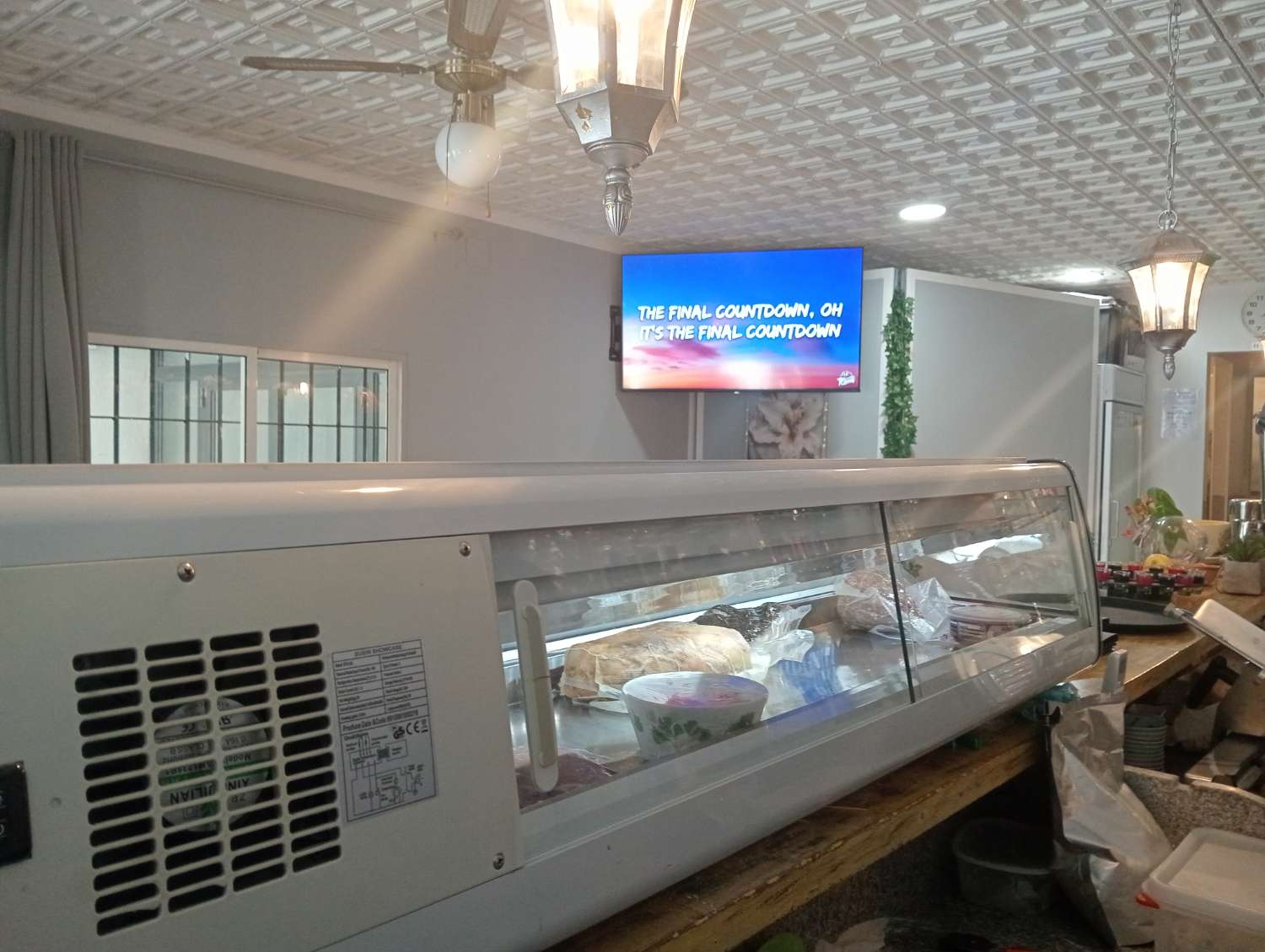 Traspaso Cafe Bar  en Torremolinos - Low Rent - 300 m De Playa La Carihuela Torremolinos