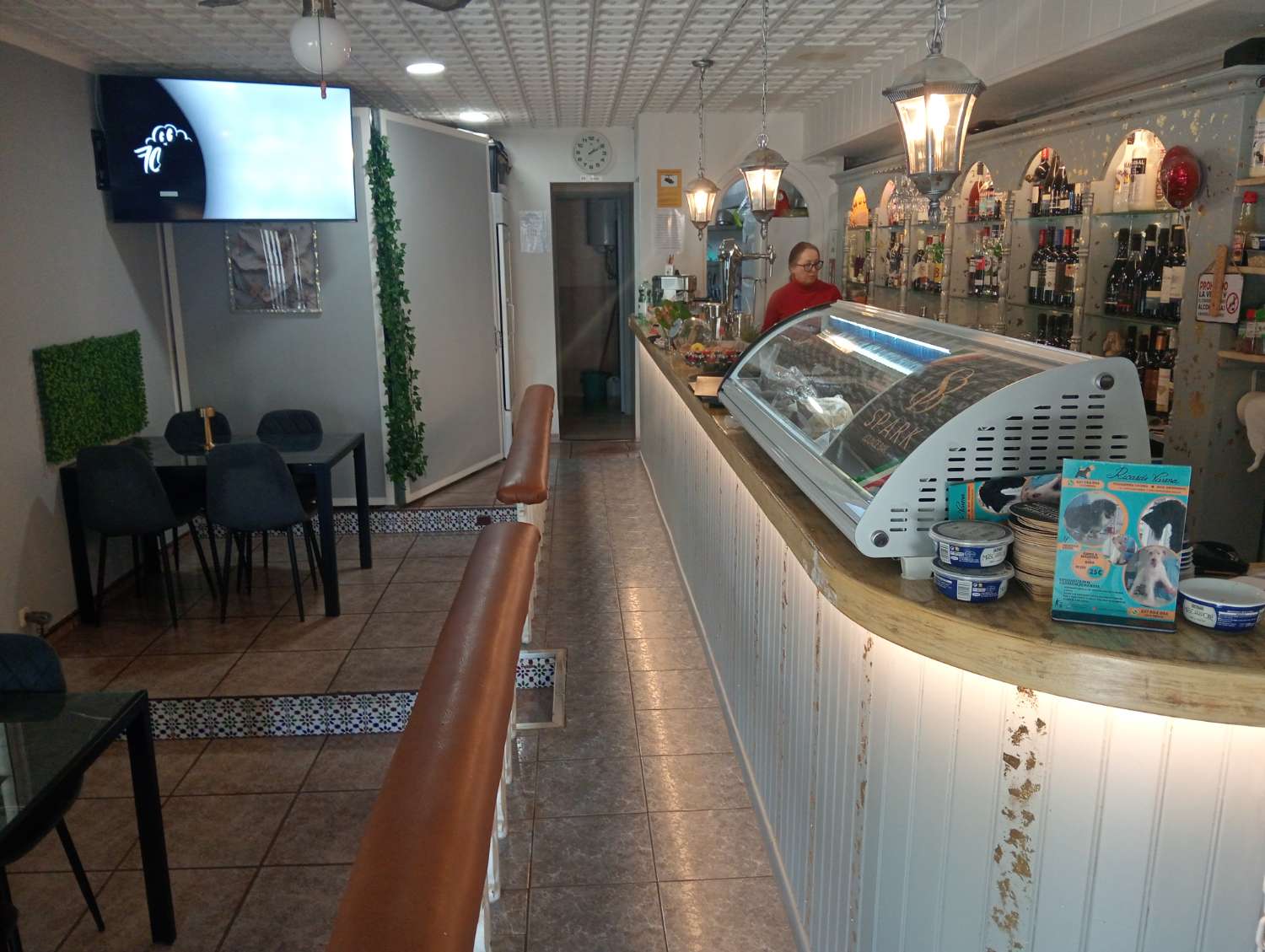 Traspaso Cafe Bar  en Torremolinos - Low Rent - 300 m De Playa La Carihuela Torremolinos