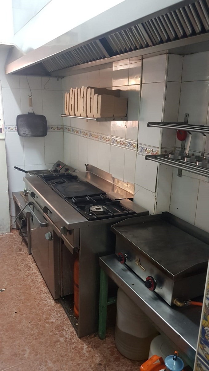 Traspaso Bar con Cocina en Benalmadena Costa del Sol -