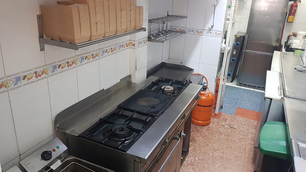 Traspaso Bar con Cocina en Benalmadena Costa del Sol -