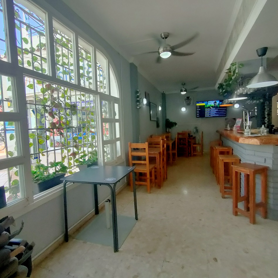Traspaso Bar & Cafeteria en Benalmadena - EXCELENTE UBICACION