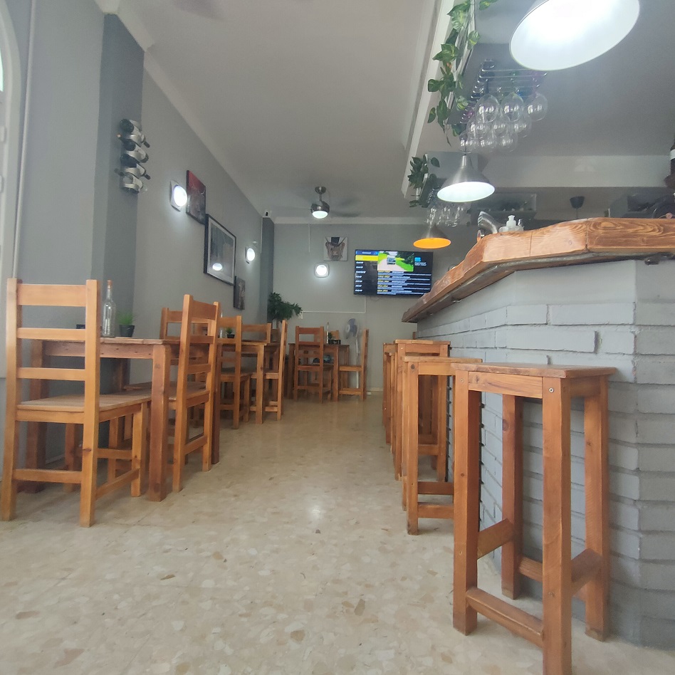 Traspaso Bar & Cafeteria en Benalmadena - EXCELENTE UBICACION
