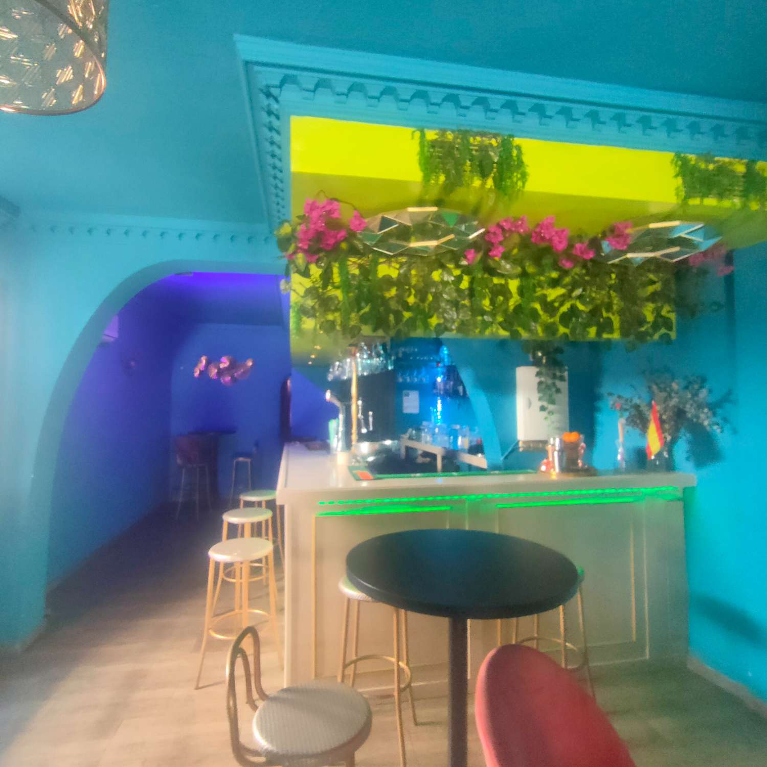 Music lounge bar en Torremolinos, Málaga en la Costa del Sol en España. CON VIVIENDA