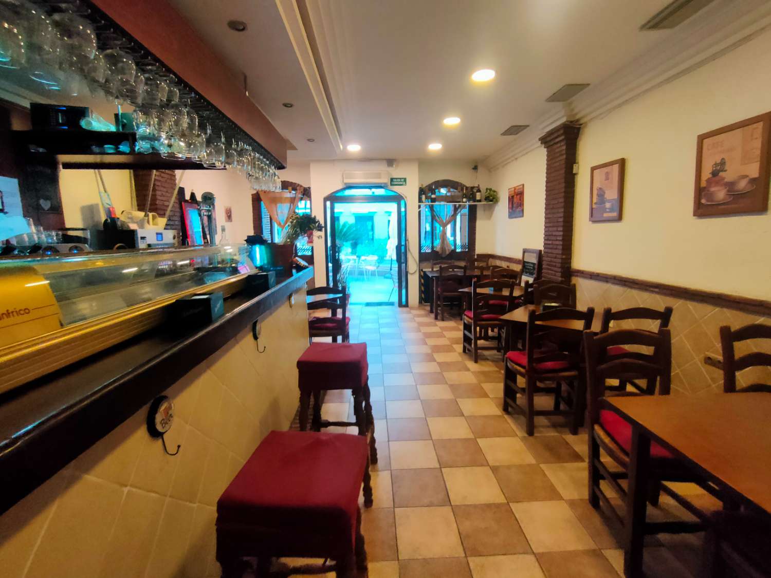 Traspaso Bistro Bar & Tapas Arroyo de la Miel, Benalmadena Costa del Sol - SUPER CENTRICO