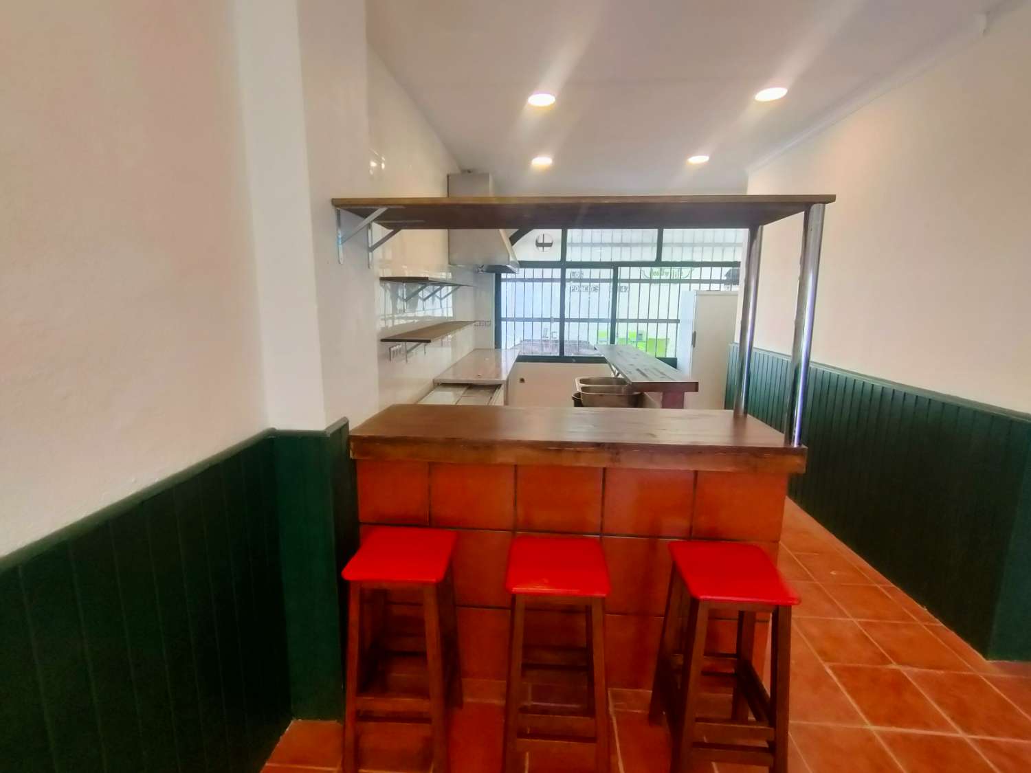 Bar for sale Benalmadena Costa del Sol - KITCHEN & TERRACE 15 TABLES - 300 m away from PUERTO MARINA