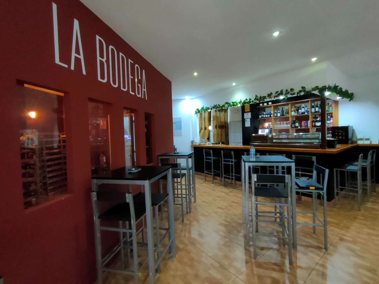 Wine Bar for sale in Benalmádena - Large terrace 20 tables & Wine Cellar