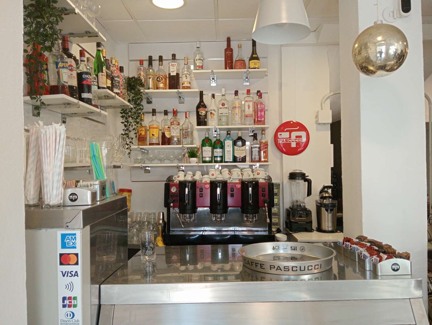 Traspaso Cafe Bar en Benalmadena Costa del Sol