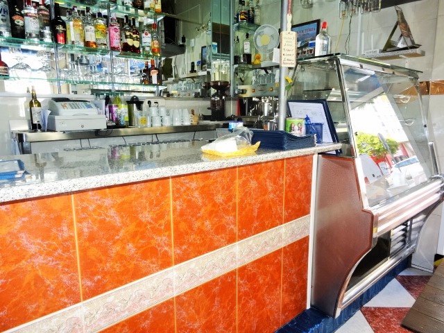 Cafe Bar en Traspaso en Benalmádena Costa del sol - Bajo alquiler