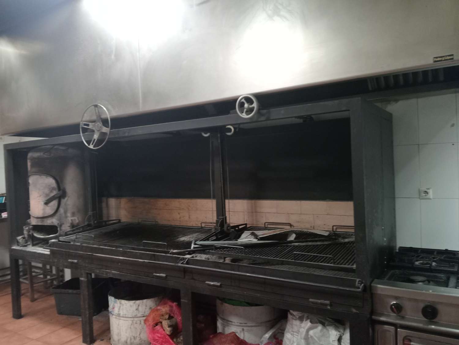 Alquiler Restaurante en Benalmadena - 250 m2 - se alquila sin maquinaria -