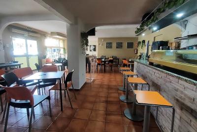 Cafe Bar for sale in Benalmadena - with Large Kitchen Te...
