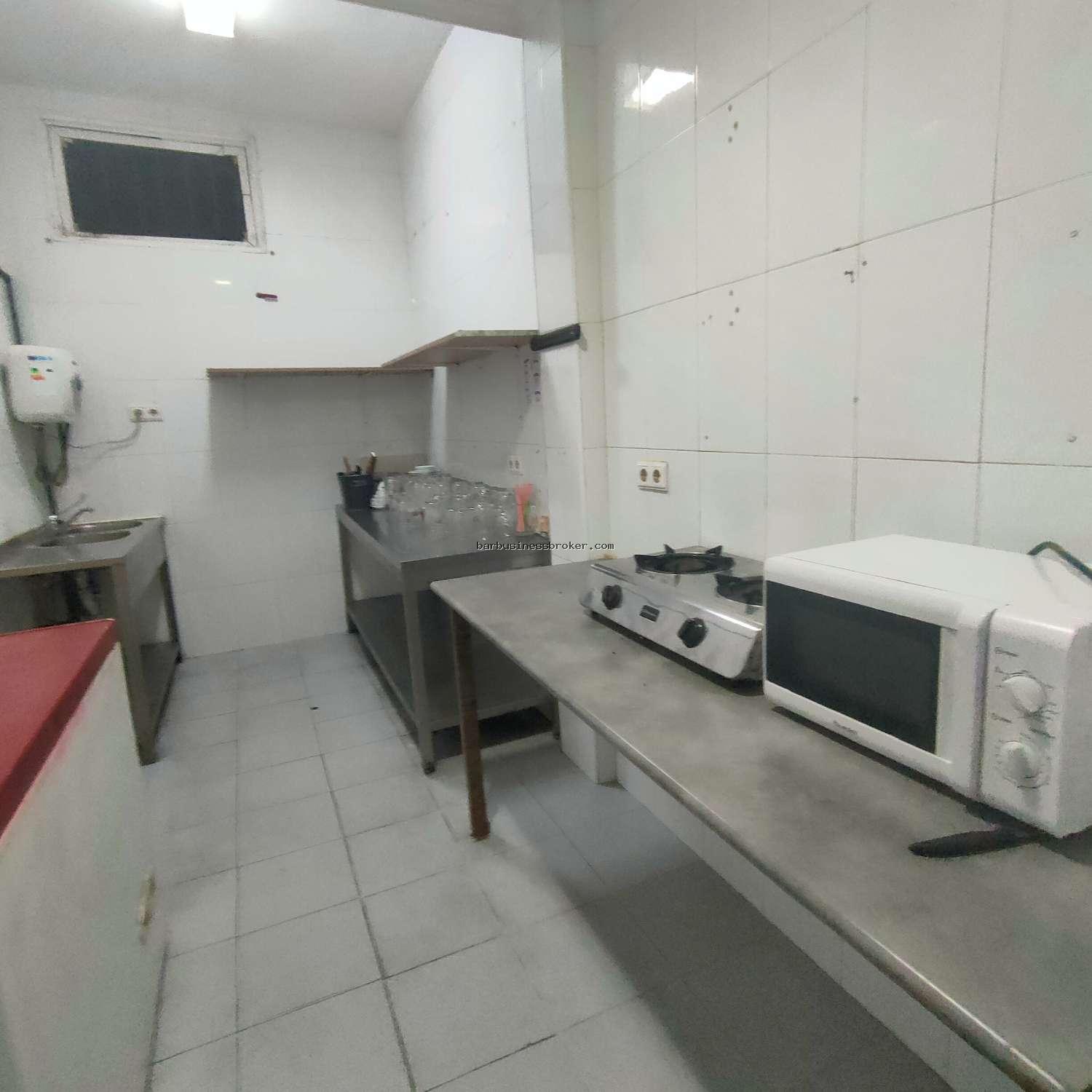 Venta Local Comercial en Benalmadena - Bar con rentabilidad 6% anual