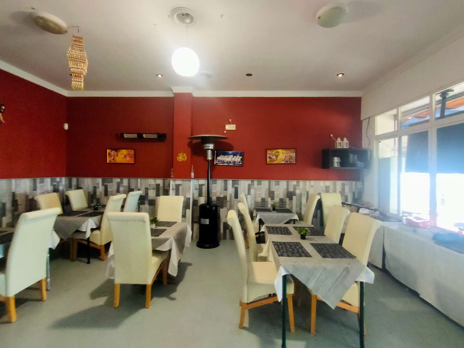 Restaurant &amp; Cafe Bar a Torremolinos - Davant de la Platja