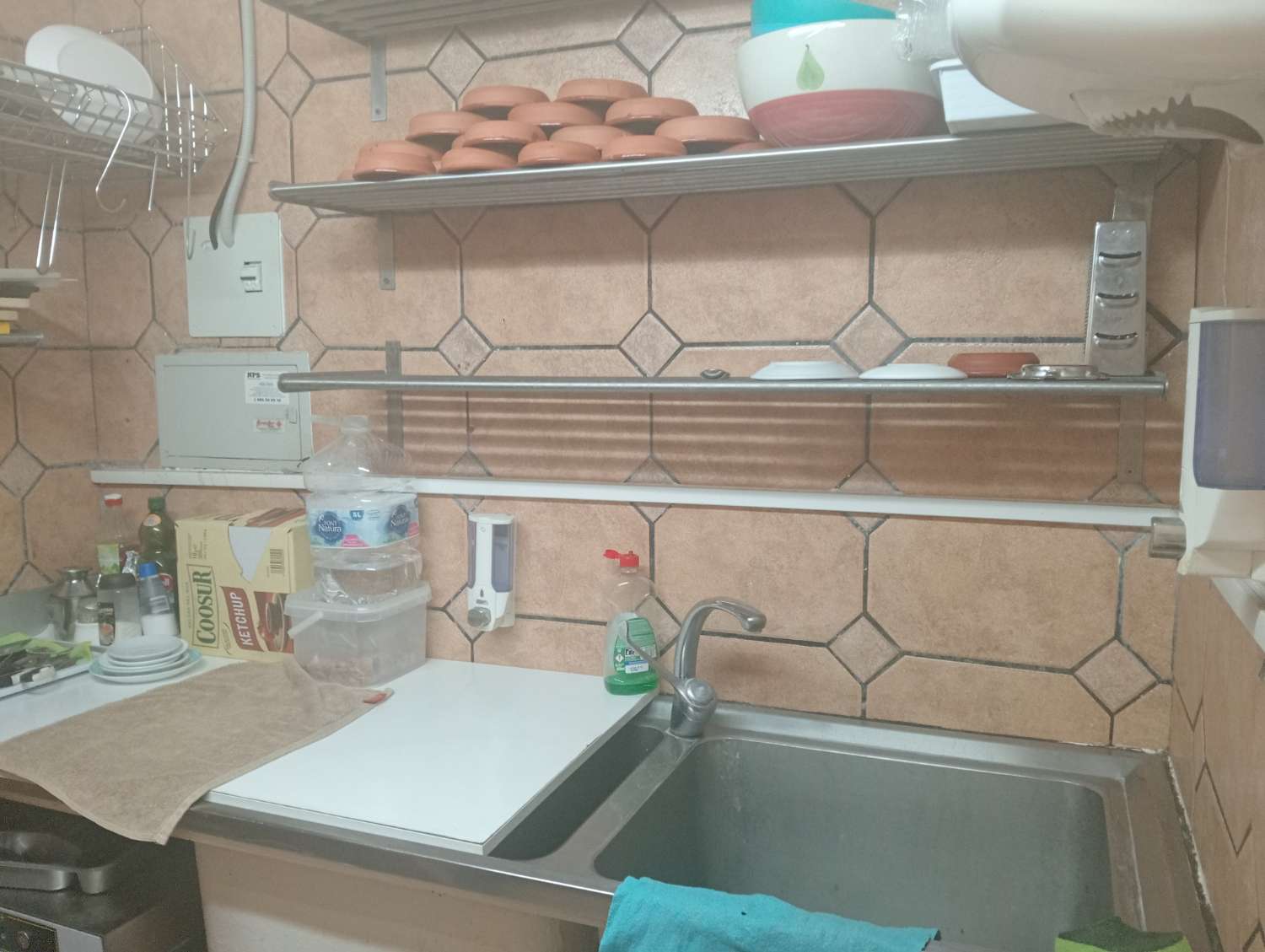 Traspaso Pequeño Bar en Benalmadena - Cocina + terraza 8 mesas